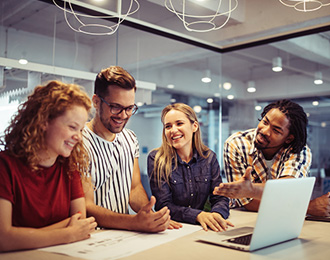 Trabajadores en la oficina